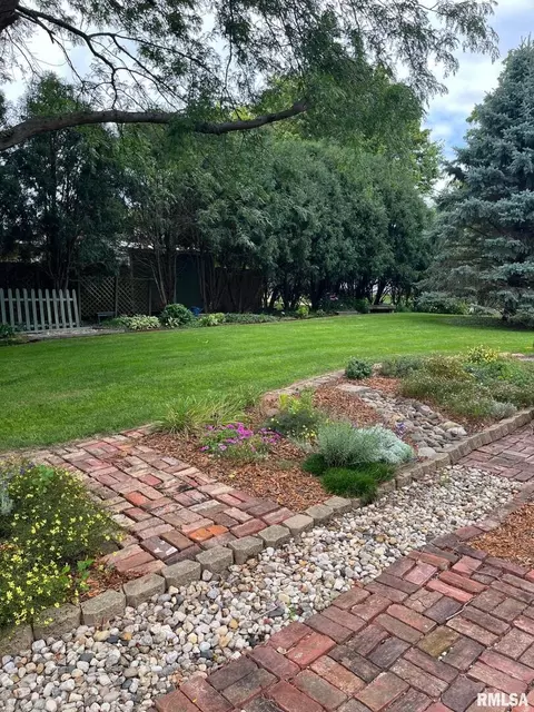 1002 E 10th St, Kewanee, IL 61443 photo 10