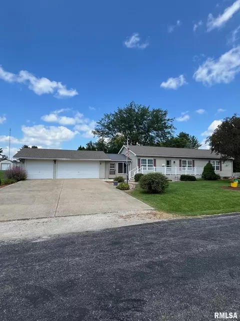 1002 E 10th St, Kewanee, IL 61443