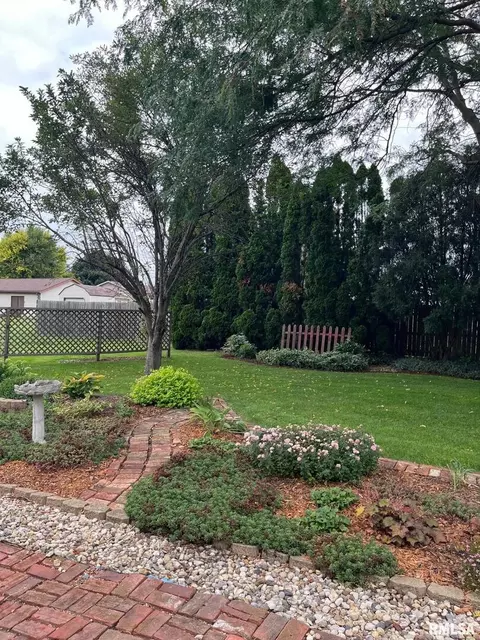 1002 E 10th St, Kewanee, IL 61443 photo 9
