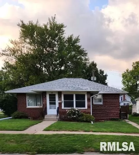 925 10th Ave, Fulton, IL 61252