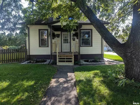 1843 38th St, Rock Island, IL 61201