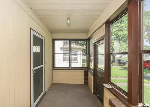 420 20th Ave, Moline, IL 61265 photo 2