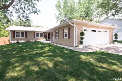 4308 Wittmann Dr, Davenport, IA 52806