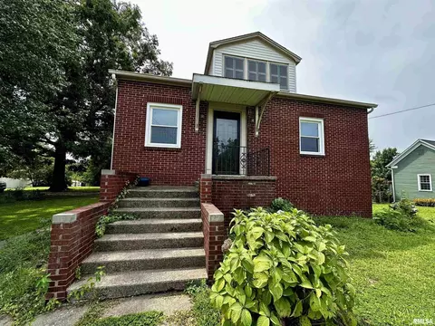 2045 State St, Eldorado, IL 62930