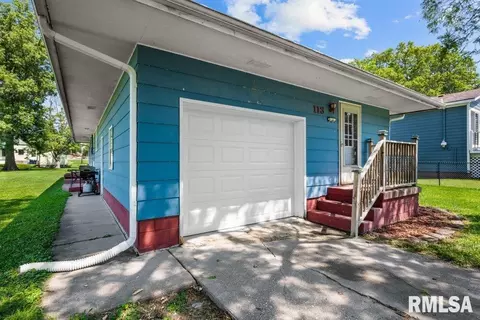 113 E 2nd St, Wilton, IA 52778