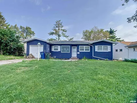 1722 W Hayes St, Davenport, IA 52804