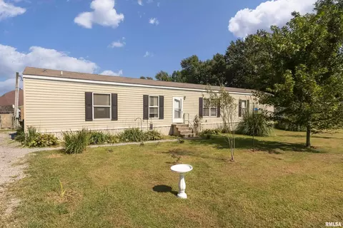 1703 Beverly St, Marion, IL 62959