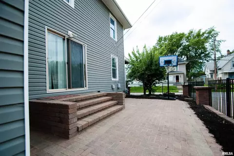 1520 18th St, Moline, IL 61265 photo 3