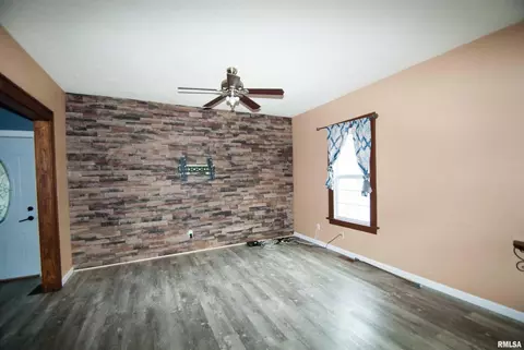 1520 18th St, Moline, IL 61265 photo 9