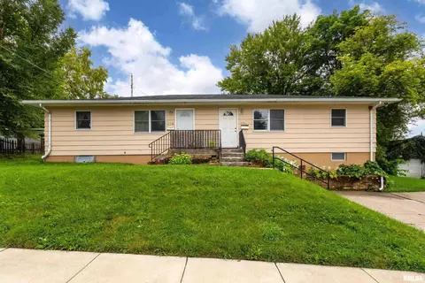 12061208 25th Ave, Rock Island, IL 61201