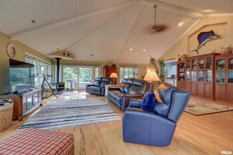 15321 Ebson Rd, Fulton, IL 61252 photo 9