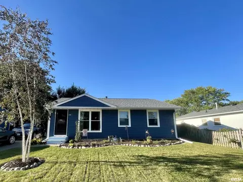 2112 W 54th St, Davenport, IA 52806