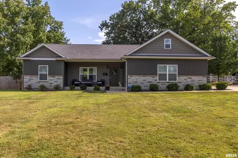 502 Bainbridge Rd, Marion, IL 62959