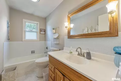 401 W 2nd St, Atkinson, IL 61235 photo 13