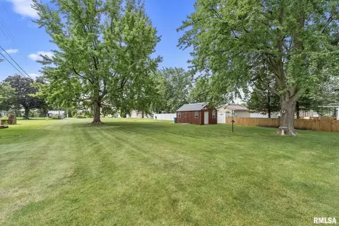 401 W 2nd St, Atkinson, IL 61235 photo 3