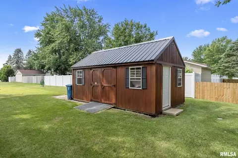 401 W 2nd St, Atkinson, IL 61235 photo 5