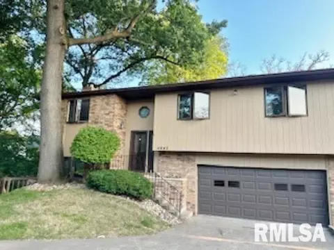 4645 9th St, East Moline, IL 61244