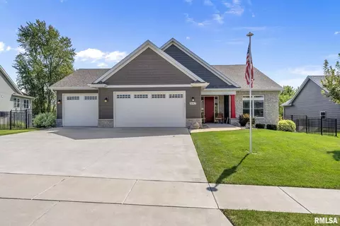 6443 Fairhaven Rd, Davenport, IA 52807