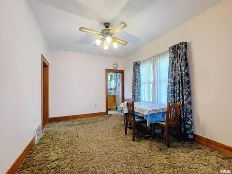 426 10th St, Silvis, IL 61282 photo 6