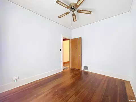 426 10th St, Silvis, IL 61282 photo 15