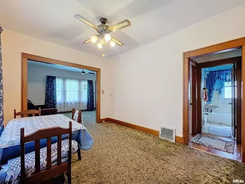 426 10th St, Silvis, IL 61282 photo 7