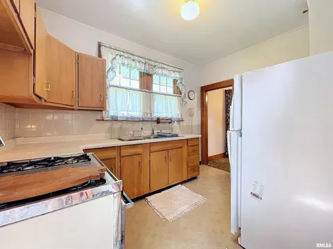 426 10th St, Silvis, IL 61282 photo 10