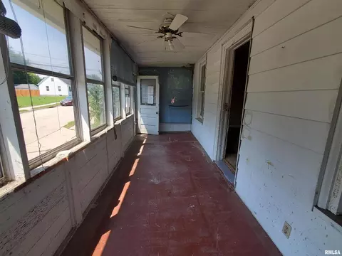 1657 27th Ave, Moline, IL 61265 photo 3
