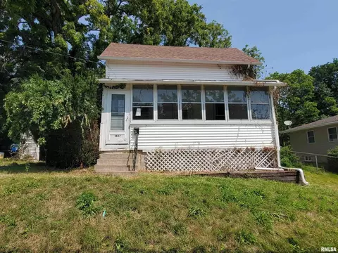 1657 27th Ave, Moline, IL 61265
