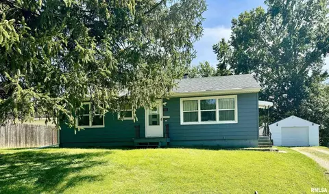 1132 37th Ave, East Moline, IL 61244