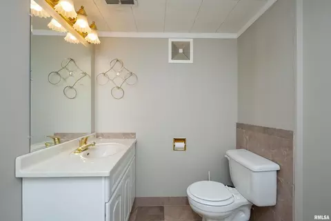 2304 14th Ave, Moline, IL 61265 photo 28