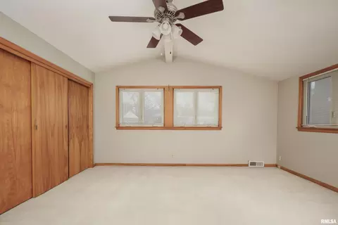 2304 14th Ave, Moline, IL 61265 photo 17