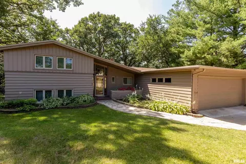 2304 14th Ave, Moline, IL 61265