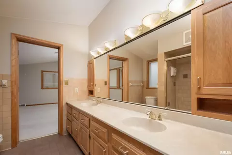 2304 14th Ave, Moline, IL 61265 photo 19