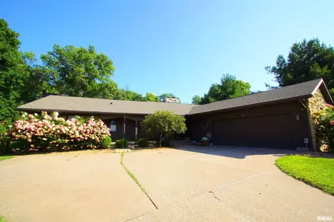 510 Mississippi Blvd, Bettendorf, IA 52722