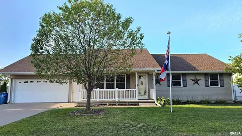 418 16th Pl, Camanche, IA 52730