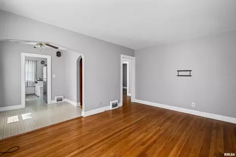 1851 34th St, Moline, IL 61265 photo 8