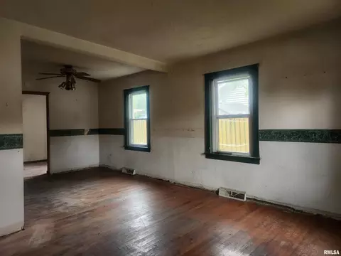 3009 44th St, Moline, IL 61265 photo 3