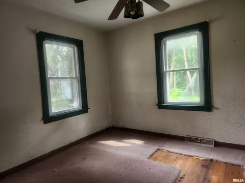 3009 44th St, Moline, IL 61265 photo 8