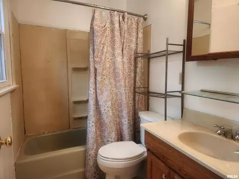 3009 44th St, Moline, IL 61265 photo 5