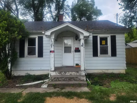 3009 44th St, Moline, IL 61265