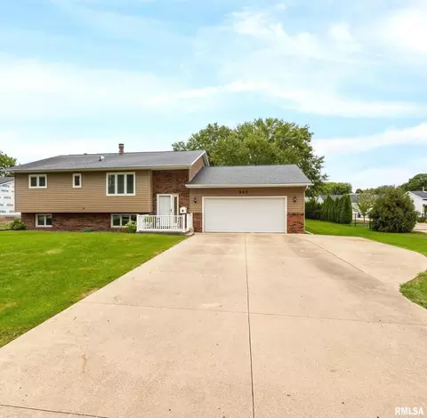 507 E Locust St, Geneseo, IL 61254 photo 2