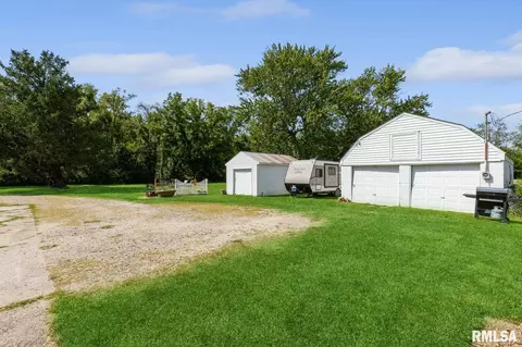 2000 John Deere Rd, Silvis, IL 61282 photo 22