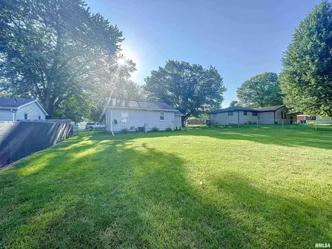132 E 3rd St, Coal Valley, IL 61240 photo 24