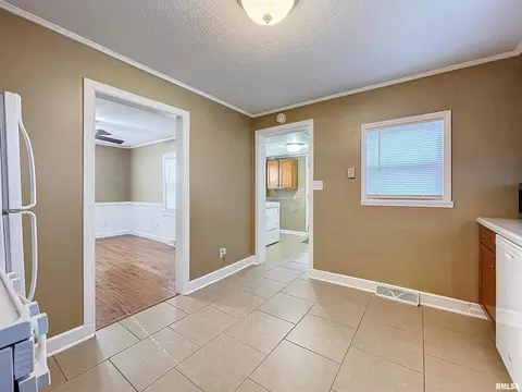 132 E 3rd St, Coal Valley, IL 61240 photo 10