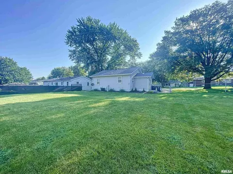 132 E 3rd St, Coal Valley, IL 61240 photo 25