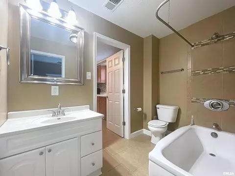 132 E 3rd St, Coal Valley, IL 61240 photo 11
