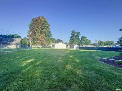 132 E 3rd St, Coal Valley, IL 61240 photo 22