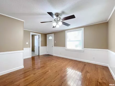 132 E 3rd St, Coal Valley, IL 61240 photo 3