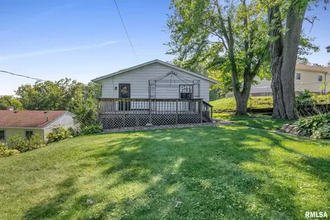 218 17th St, Silvis, IL 61282 photo 2