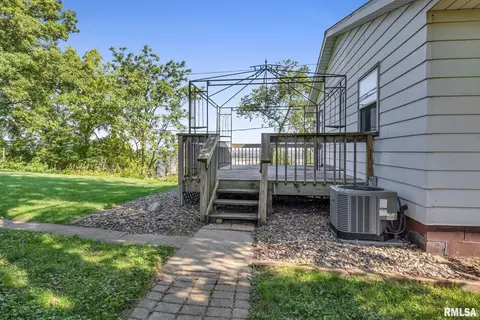 218 17th St, Silvis, IL 61282 photo 17